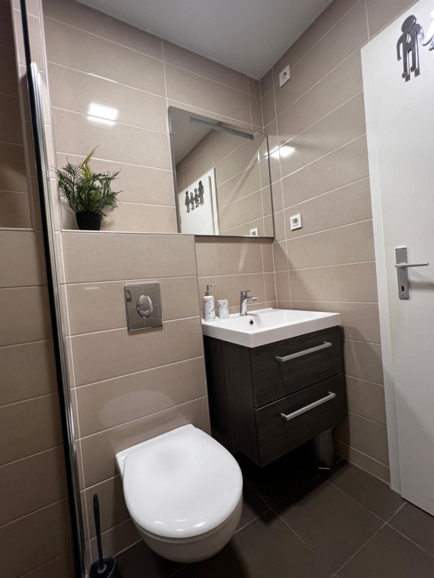 Apartmani Cvitanovic Baska Voda Exterior photo
